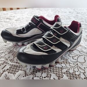 PEARL IZUMI WOMEN'S QUEST MTB CYCLING MOUNTAIN BIKE RIDING SHOES SZ EUR 40 US 9